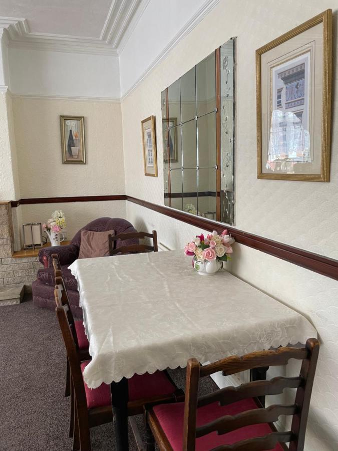 The Jewel Of The Sea Bed and Breakfast Blackpool Buitenkant foto